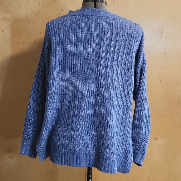 American Eagle Knit Sweater - Picture 2 of 8